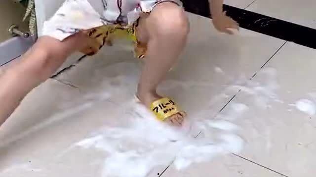 成人助孕垫子怎么用视频,轻松掌握助孕垫子正确使用方法